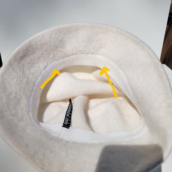 Holt Renfrew Angora Hat - Picture 5 of 5